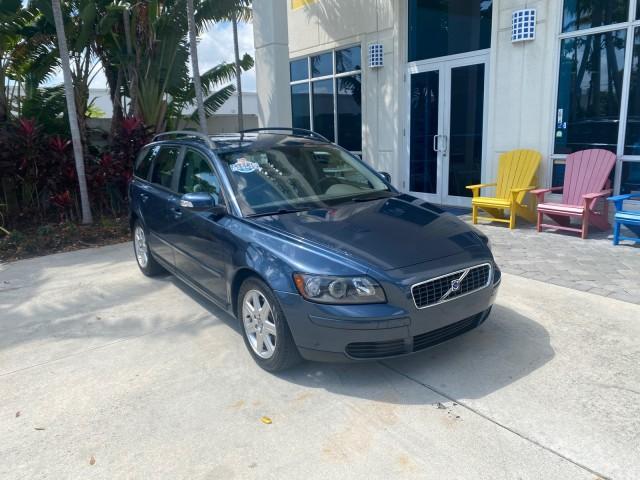 used 2007 Volvo V50 car, priced at $12,900