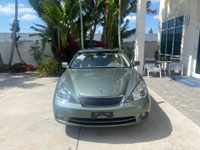 used 2005 Lexus ES 330 car, priced at $13,900