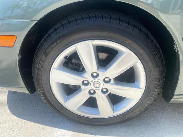 used 2005 Lexus ES 330 car, priced at $13,900