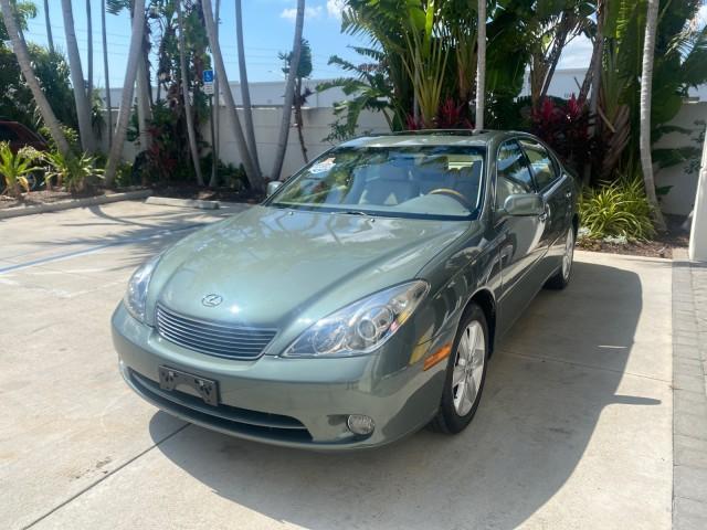 used 2005 Lexus ES 330 car, priced at $13,900