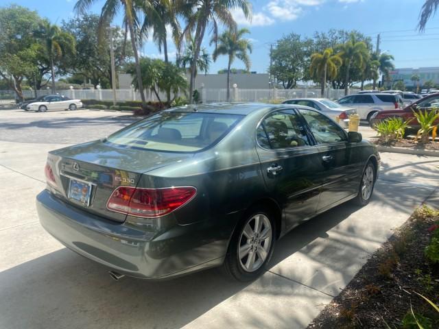used 2005 Lexus ES 330 car, priced at $13,900