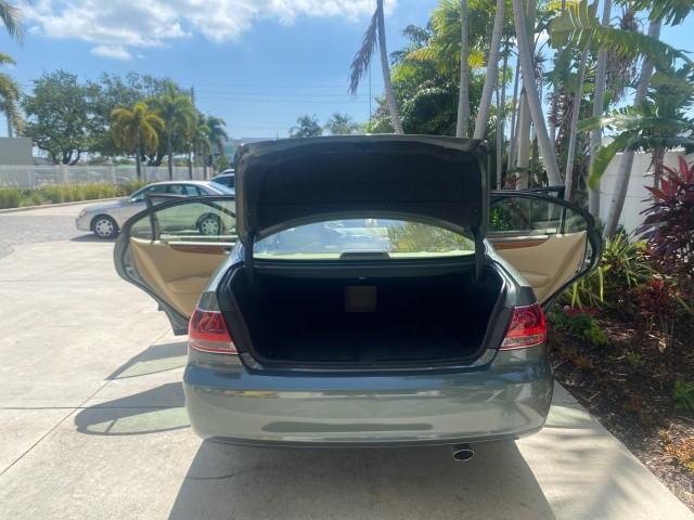 used 2005 Lexus ES 330 car, priced at $13,900