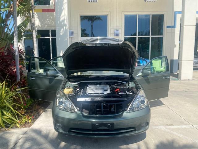 used 2005 Lexus ES 330 car, priced at $13,900