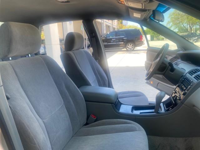 used 2001 Toyota Avalon car, priced at $8,900