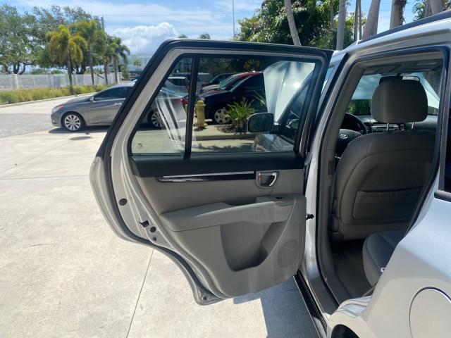 used 2007 Hyundai Santa Fe car, priced at $11,500