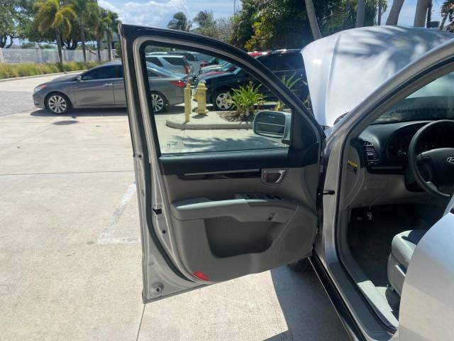 used 2007 Hyundai Santa Fe car, priced at $11,500