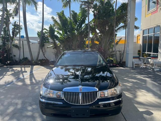 used 1999 Lincoln Town Car car, priced at $6,900