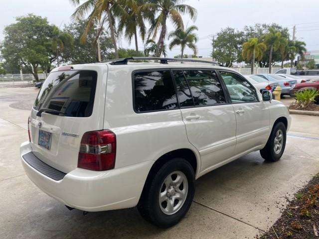 used 2006 Toyota Highlander car, priced at $14,900