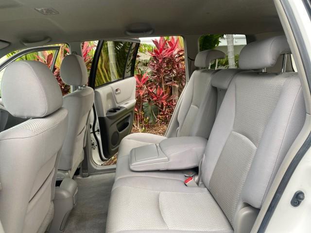 used 2006 Toyota Highlander car, priced at $14,900