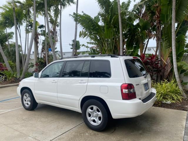 used 2006 Toyota Highlander car, priced at $14,900