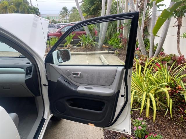 used 2006 Toyota Highlander car, priced at $14,900