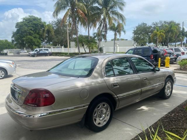 used 2002 Lincoln Continental car, priced at $9,500
