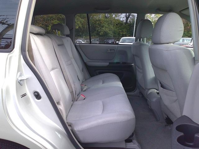 used 2007 Toyota Highlander car, priced at $6,994