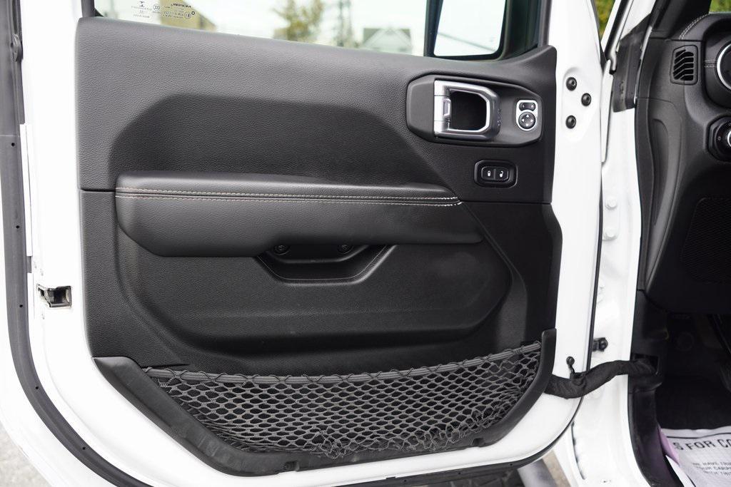 used 2022 Jeep Gladiator car, priced at $27,995