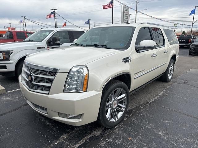 used 2014 Cadillac Escalade ESV car, priced at $20,555