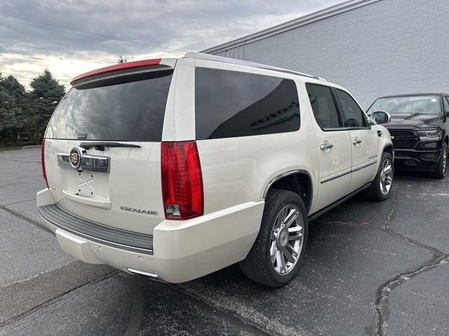 used 2014 Cadillac Escalade ESV car, priced at $20,555