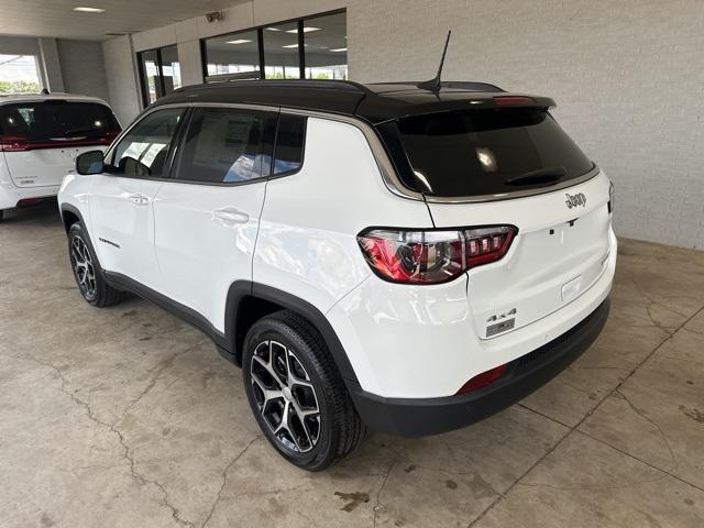 new 2024 Jeep Compass car, priced at $30,800