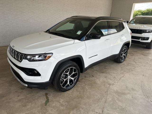 new 2024 Jeep Compass car, priced at $30,800