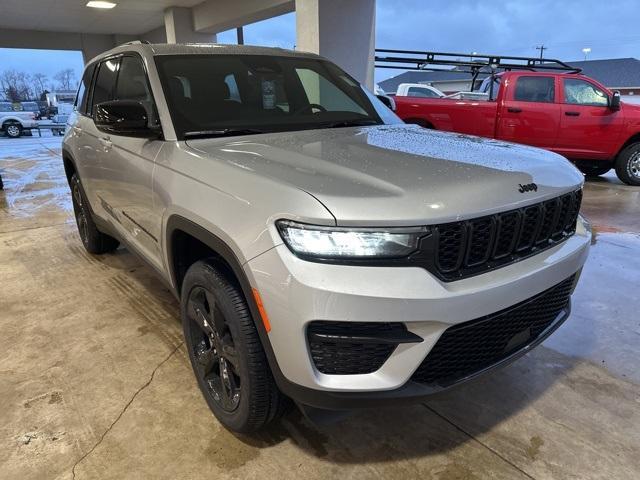 new 2025 Jeep Grand Cherokee car, priced at $45,675