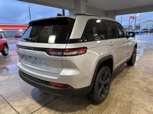 new 2025 Jeep Grand Cherokee car, priced at $45,675