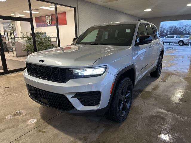 new 2025 Jeep Grand Cherokee car, priced at $45,675