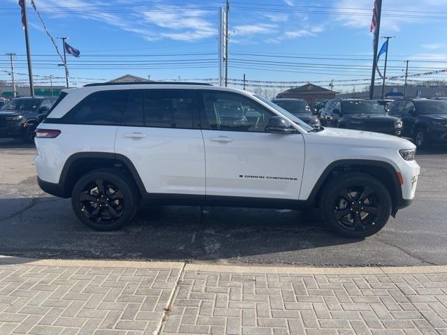 new 2025 Jeep Grand Cherokee car, priced at $42,080