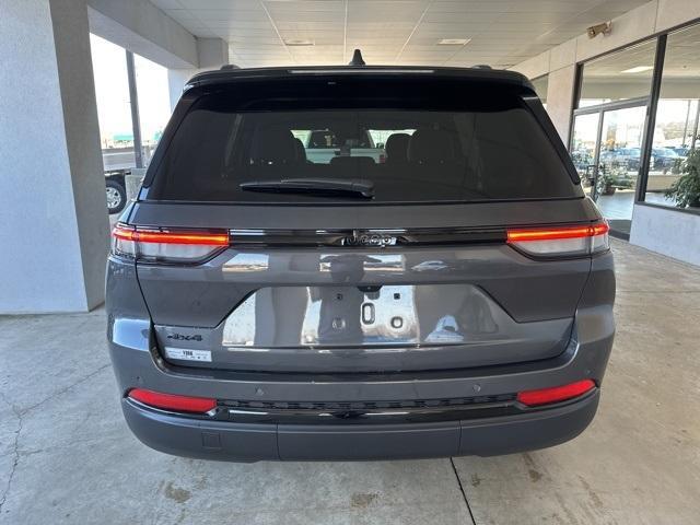 new 2025 Jeep Grand Cherokee car, priced at $45,500