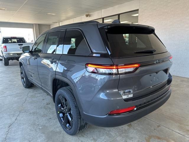 new 2025 Jeep Grand Cherokee car, priced at $45,500