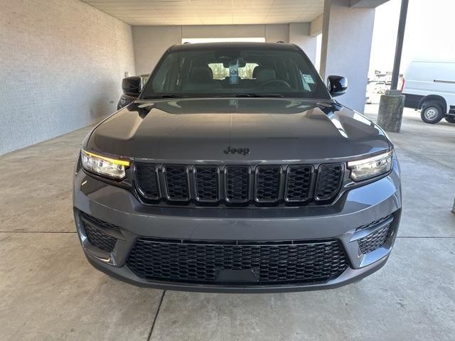 new 2025 Jeep Grand Cherokee car, priced at $45,500