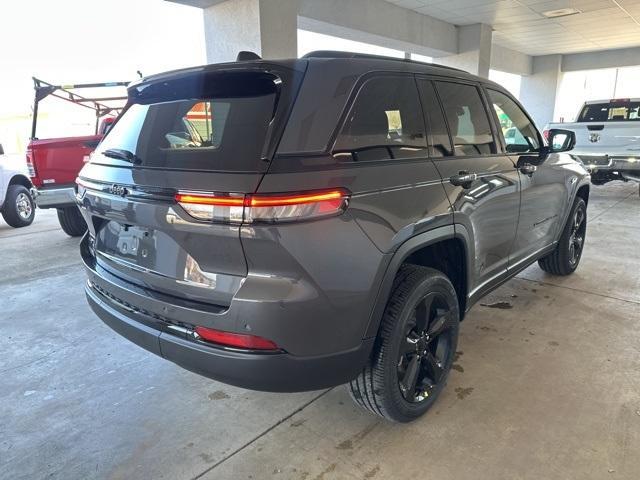 new 2025 Jeep Grand Cherokee car, priced at $45,500