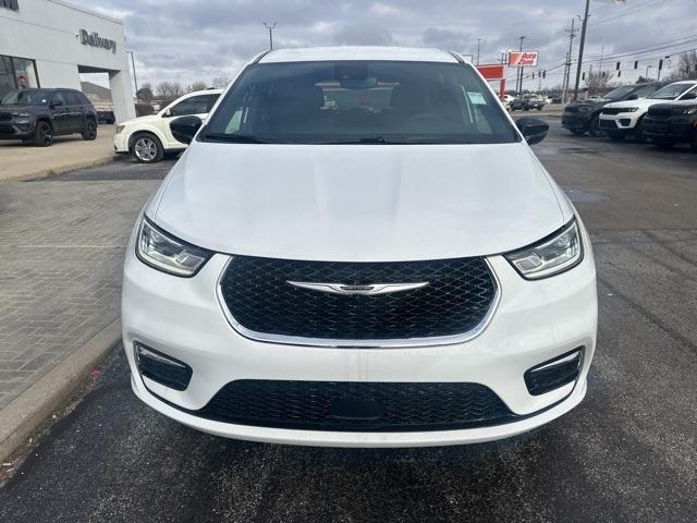 new 2025 Chrysler Pacifica car, priced at $41,145