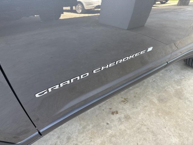 new 2024 Jeep Grand Cherokee car, priced at $38,563