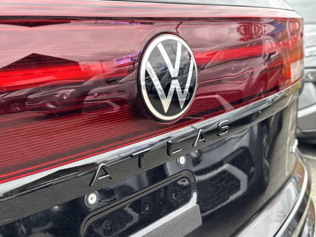 new 2026 Volkswagen Atlas Cross Sport car, priced at $50,340