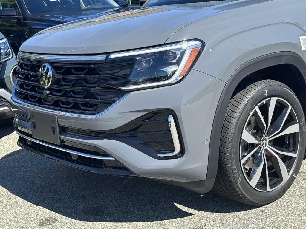 new 2025 Volkswagen Atlas Cross Sport car, priced at $51,101