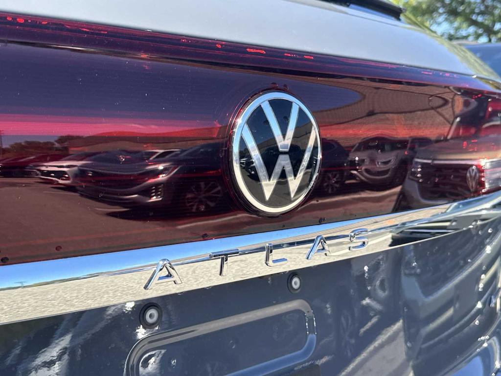 new 2025 Volkswagen Atlas Cross Sport car, priced at $51,101