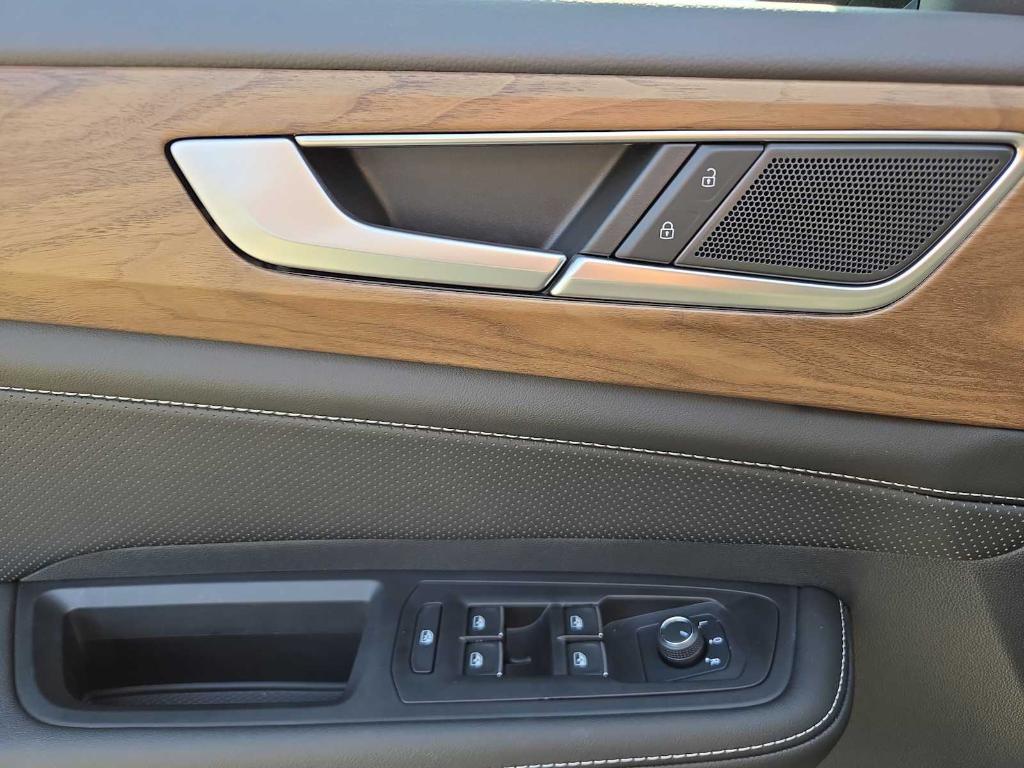 new 2026 Volkswagen Atlas car, priced at $46,519
