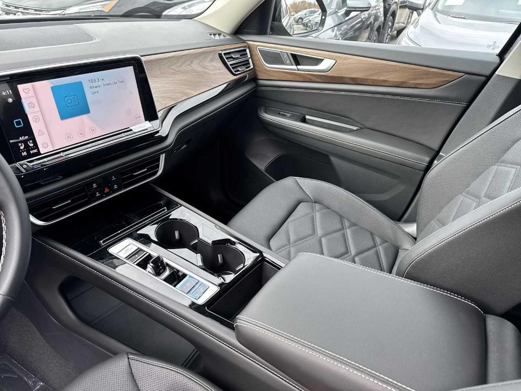 new 2026 Volkswagen Atlas car, priced at $46,105