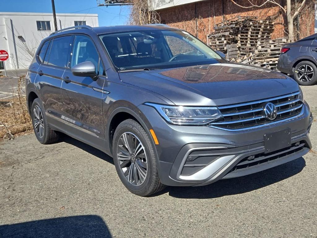 new 2024 Volkswagen Tiguan car, priced at $31,424