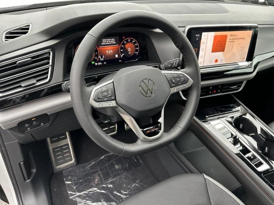 new 2024 Volkswagen Atlas car, priced at $51,198