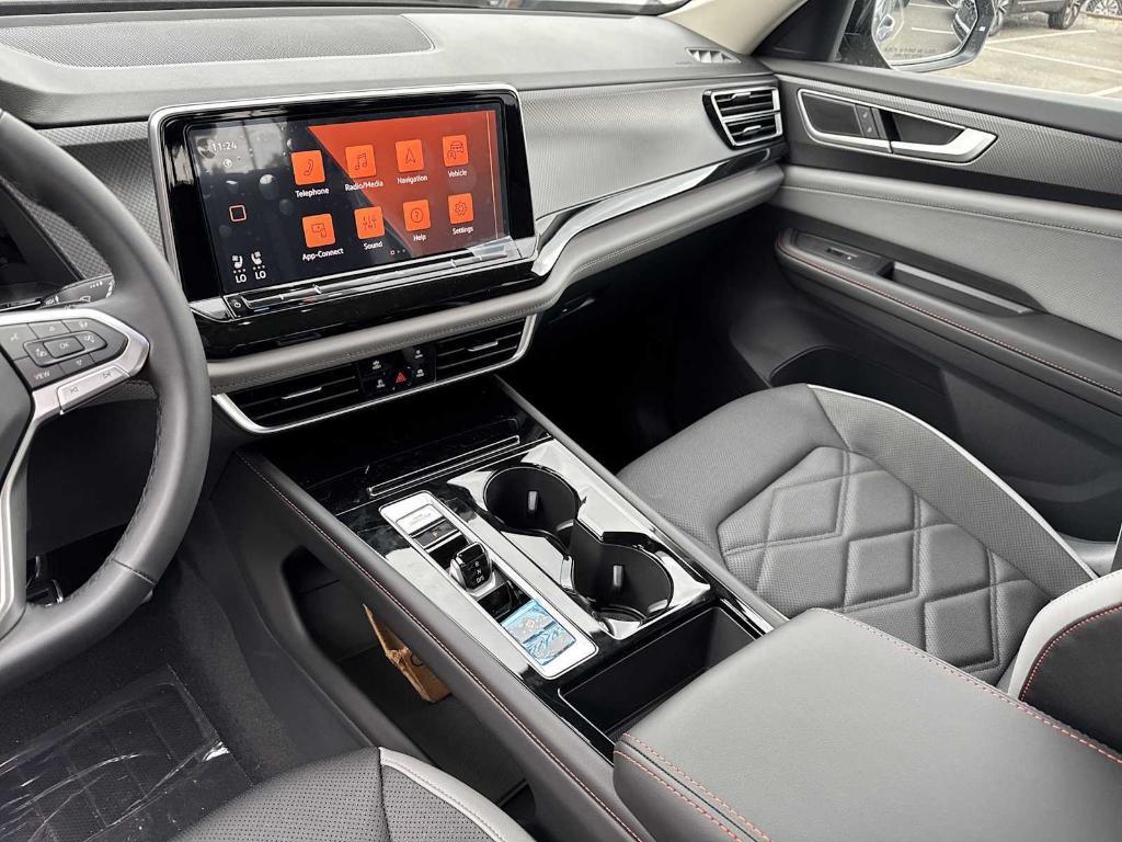 new 2025 Volkswagen Atlas car, priced at $45,245