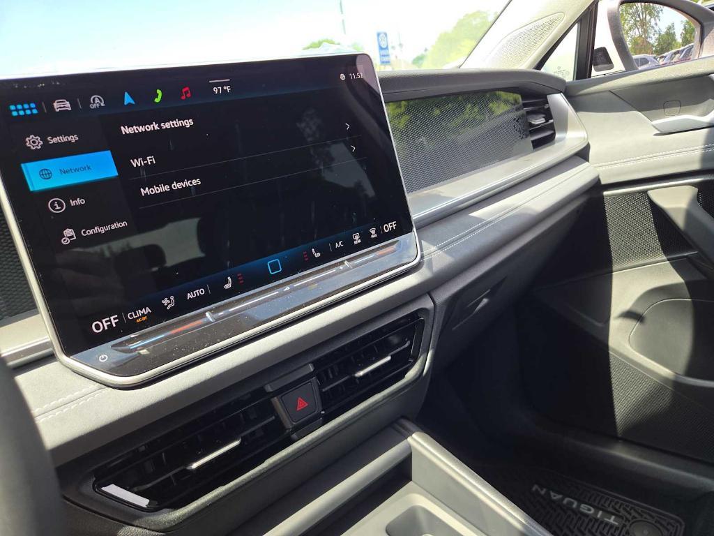 new 2025 Volkswagen Tiguan car, priced at $34,039