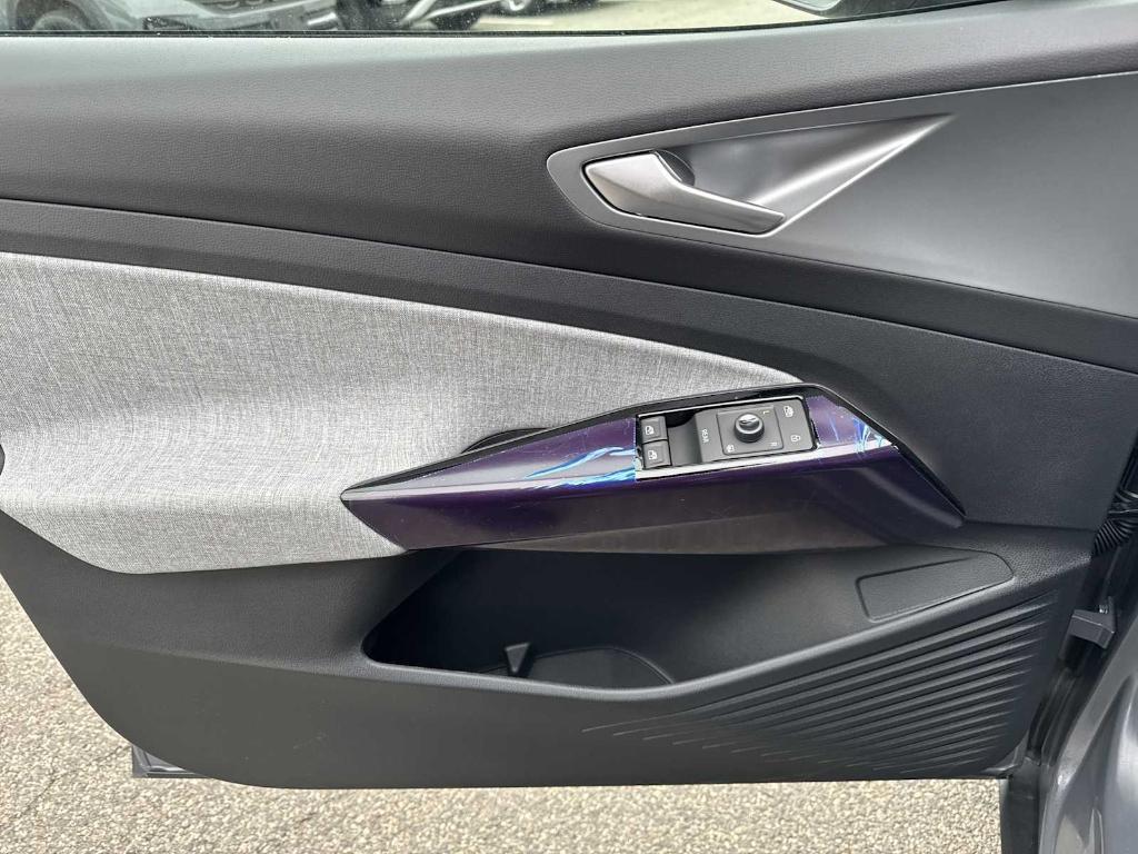 new 2025 Volkswagen ID.4 car, priced at $51,282