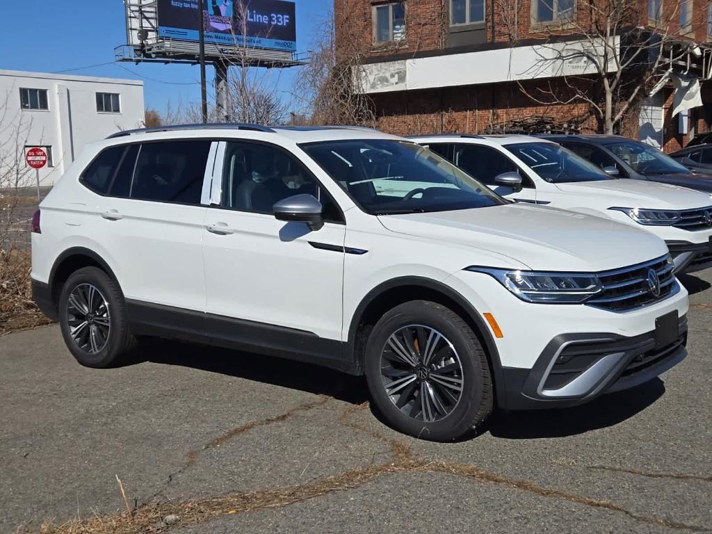 new 2024 Volkswagen Tiguan car, priced at $33,321