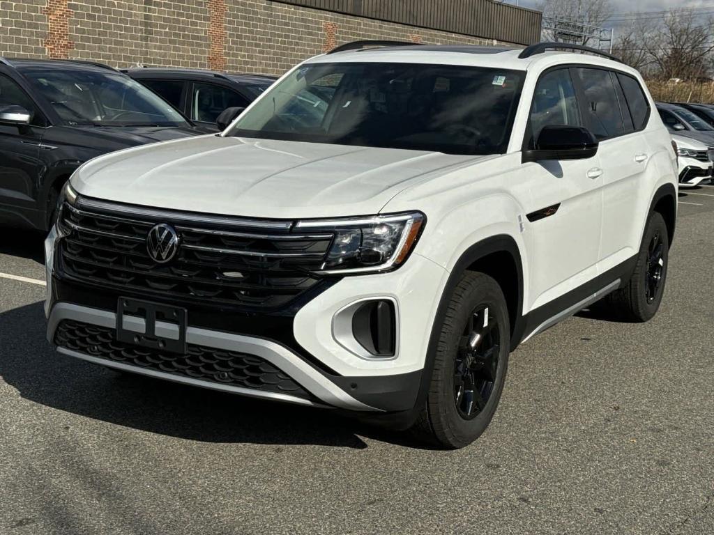 new 2025 Volkswagen Atlas car, priced at $45,079