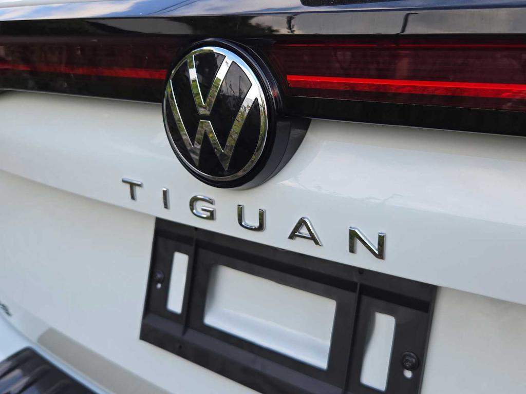 new 2025 Volkswagen Tiguan car, priced at $35,262