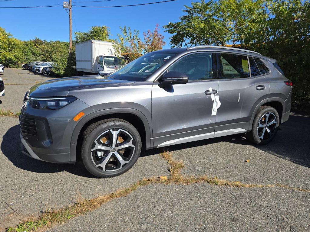 new 2025 Volkswagen Tiguan car, priced at $35,030