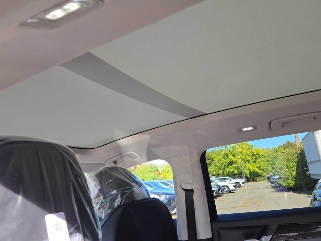 new 2025 Volkswagen Tiguan car, priced at $35,030