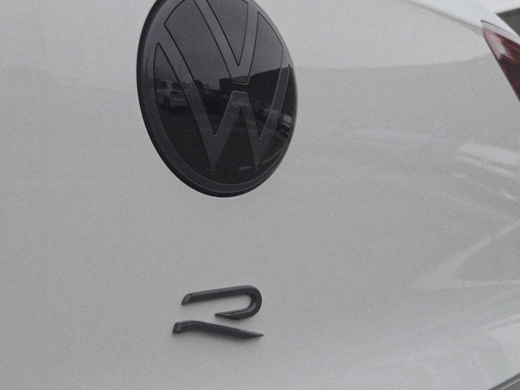 new 2025 Volkswagen Golf R car