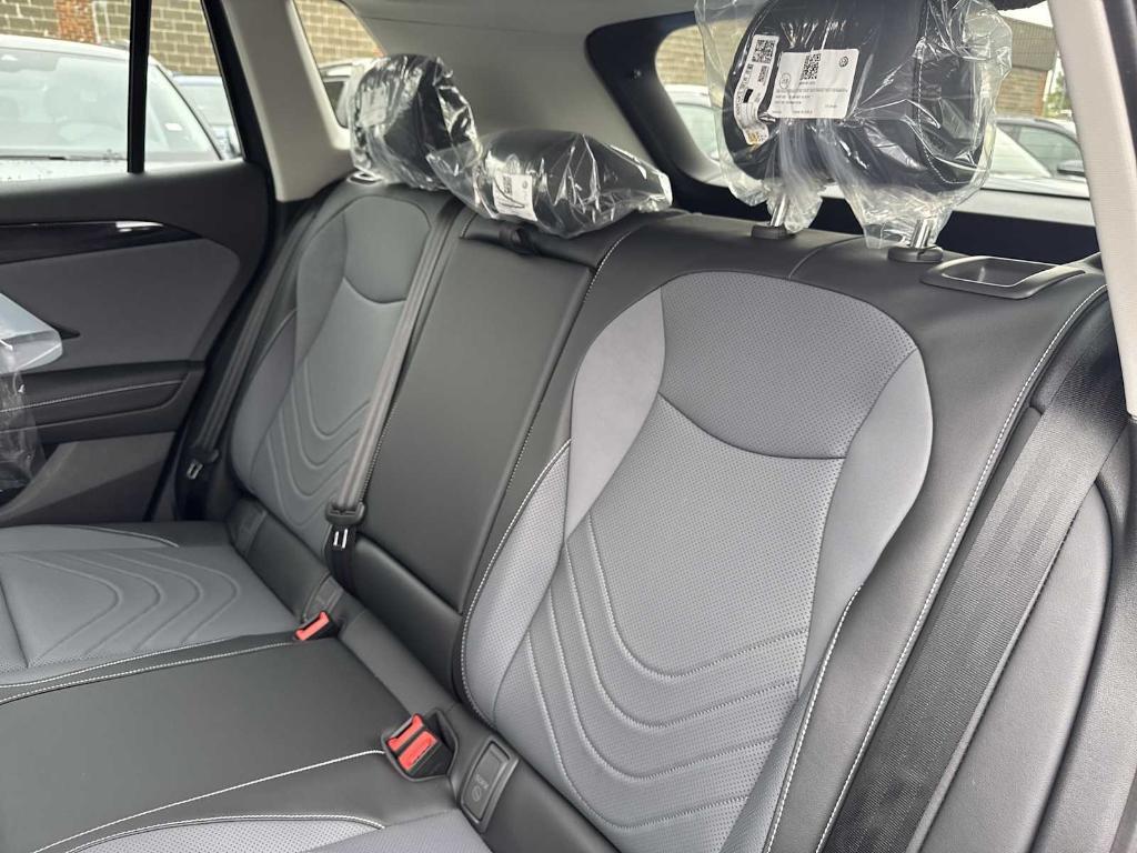 new 2025 Volkswagen Tiguan car, priced at $33,998