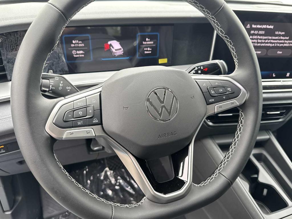 new 2025 Volkswagen Tiguan car, priced at $33,998